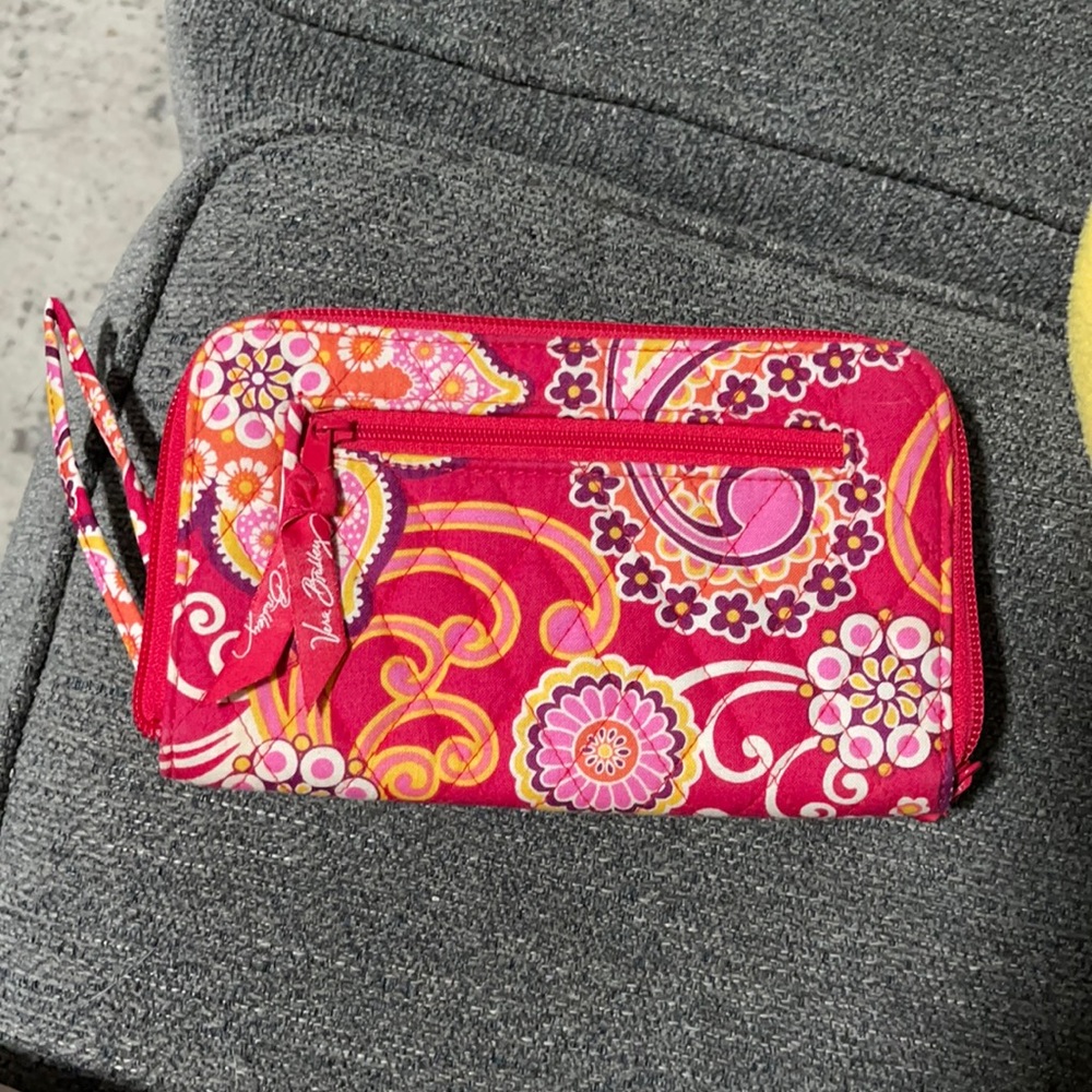 🎈Vera Bradley wristlet/wallet.